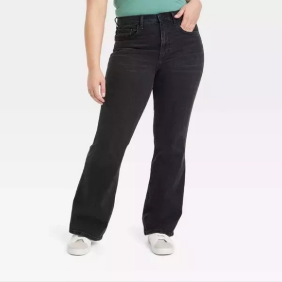 Universal Thread Black Flare Jeans - Picture 2 of 3